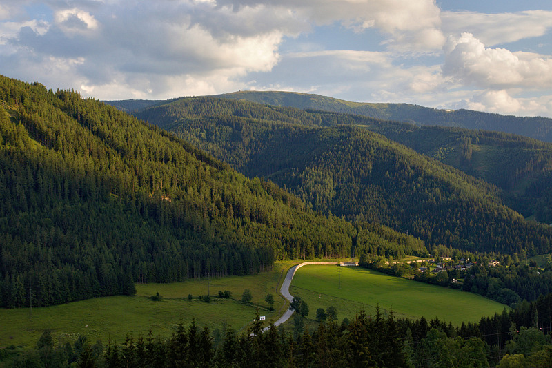 okol hotelu Alpenhof